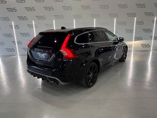 Volvo V60 2.4 D5 Momentum Auto