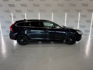 Volvo V60 2.4 D5 Momentum Auto