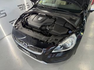 Volvo V60 2.4 D5 Momentum Auto