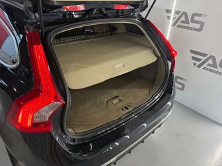 Volvo V60 2.4 D5 Momentum Auto