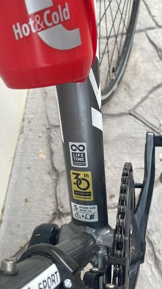 Bicicleta de carretera Kross Vento gris/rojo