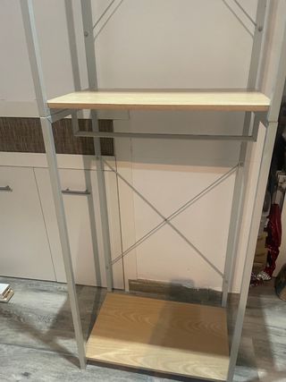 percheros de madera y metal