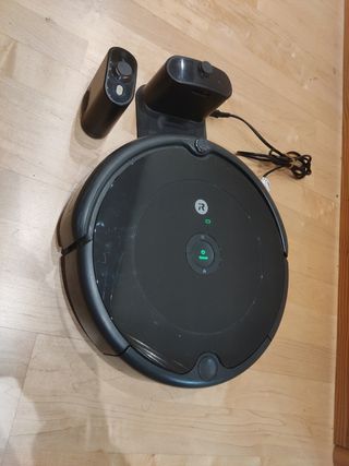 Aspirador Roomba con base de carga