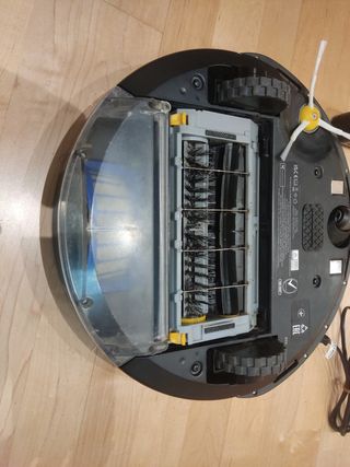 Aspirador Roomba con base de carga