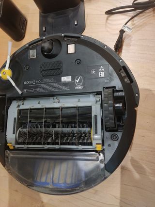 Aspirador Roomba con base de carga