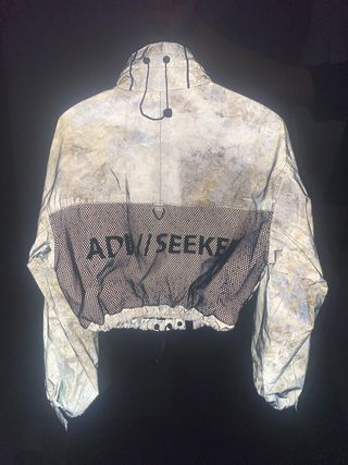 Chaqueta corta reflectante Bershka