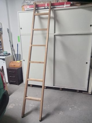 Escalera de madera