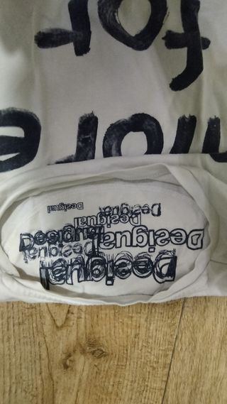 Camiseta Desigual more for less