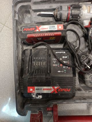 Atornillador Einhell a batería con maletín