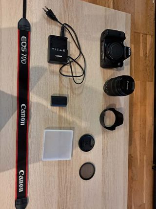 Canon EOS 70D + Lente 18-135mm STM + Accesorios