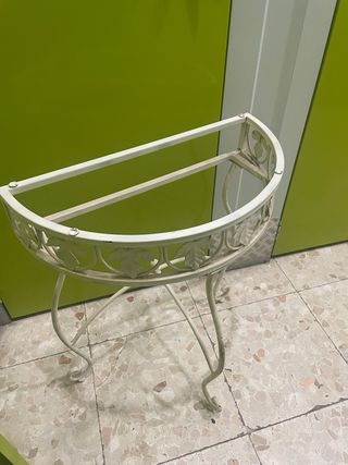 Mesita de forja y espejo