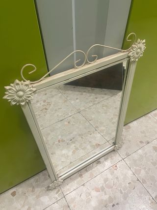 Mesita de forja y espejo