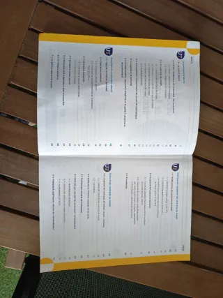 Libro de texto en formato físico de Gestió de R...