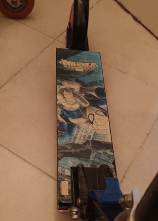 Patinete infantil de spiderman