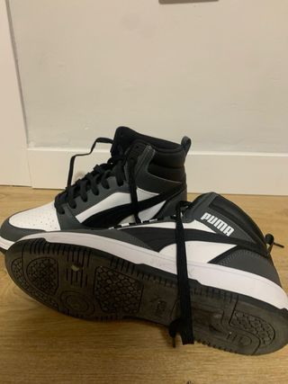 Zapatillas Puma un solo uso. 