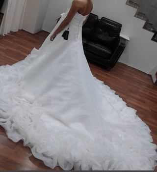 Vestido de Novia Blanco con Cola