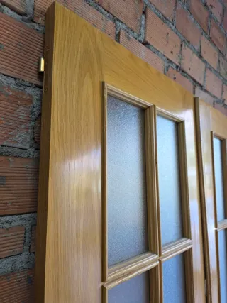 Puerta madera vidrio cristal opacos