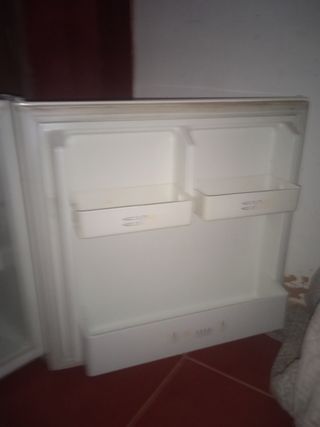 Nevera pequeña Zanussi