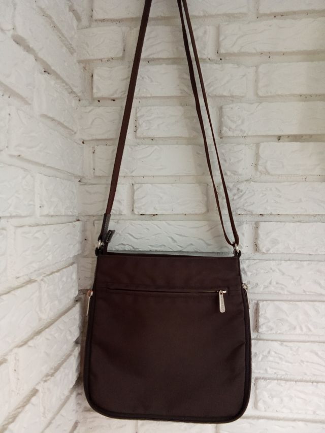 Bolso bandolera marrón multibolsillos