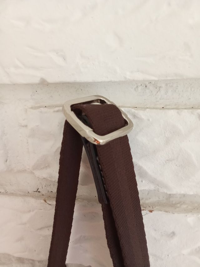 Bolso bandolera marrón multibolsillos