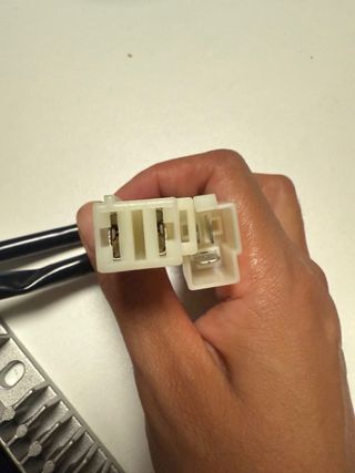 Regulador de Voltaje LP2