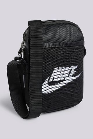 Riñonera Nike Negra
