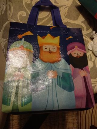 Bolsas con dibujos de reyes magos y regalo pegatin