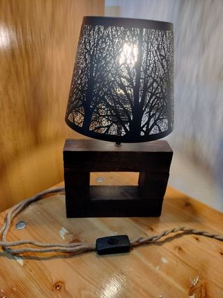 Lámpara artesanal madera reciclada