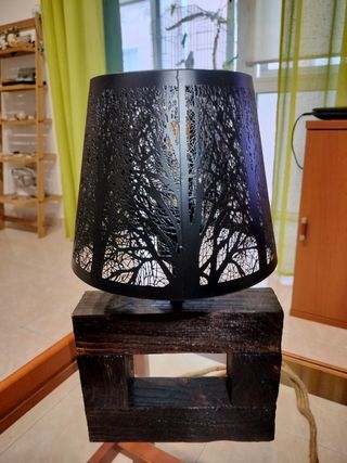 Lámpara artesanal madera reciclada