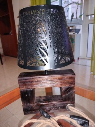 Lámpara artesanal madera reciclada