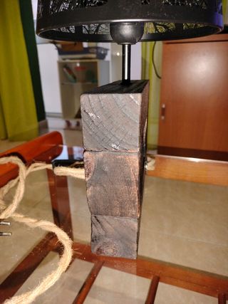Lámpara artesanal madera reciclada