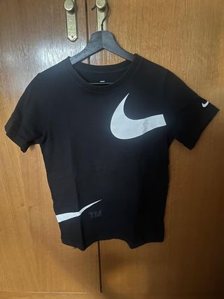2 Camisetas Nike