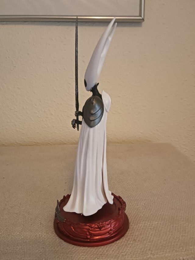 Figura Hollow Knight Rey Pálido