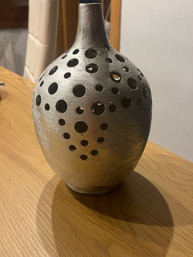 Jarrón decorativo plateado