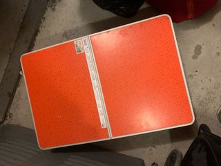 Mesa plegable camping Decathlon naranja