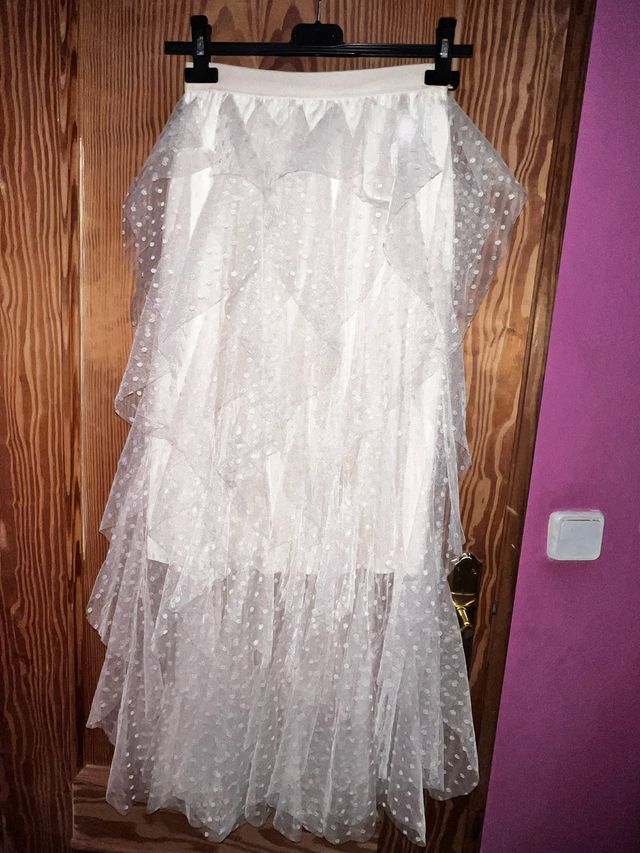 Falda blanca tul con topos