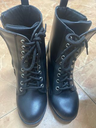 Botines 36 negros imitación piel 