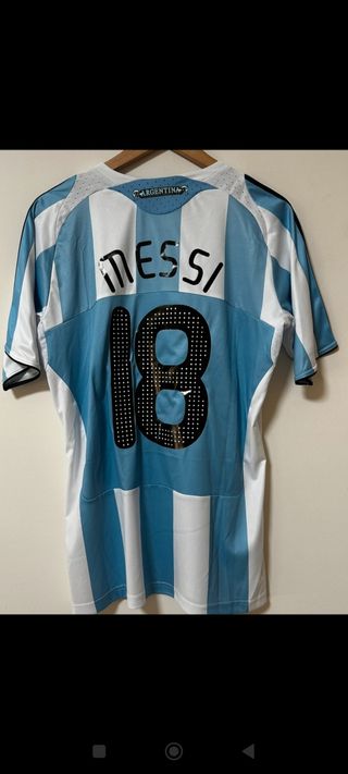 Camiseta original Messi número 18 talle L
