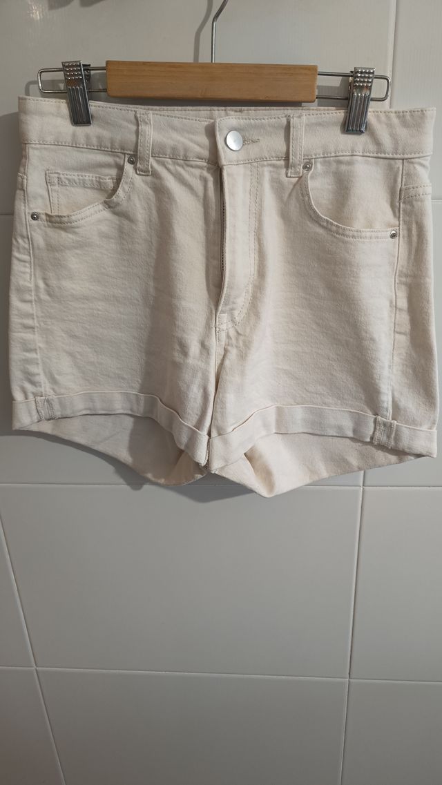 Pantalón corto H&M beige