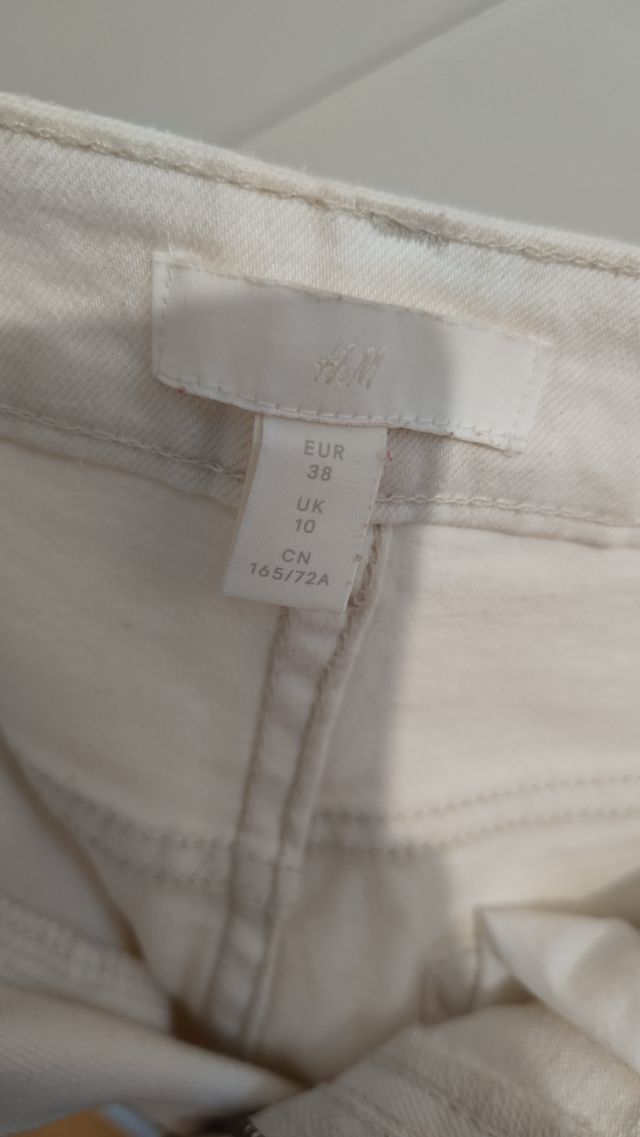 Pantalón corto H&M beige
