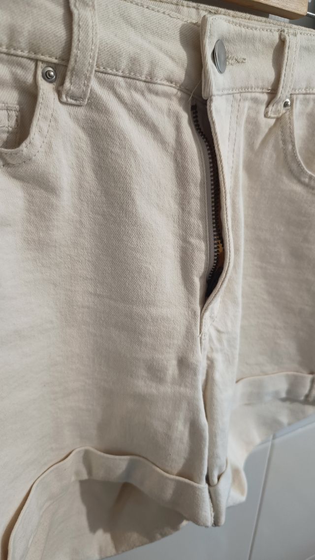Pantalón corto H&M beige