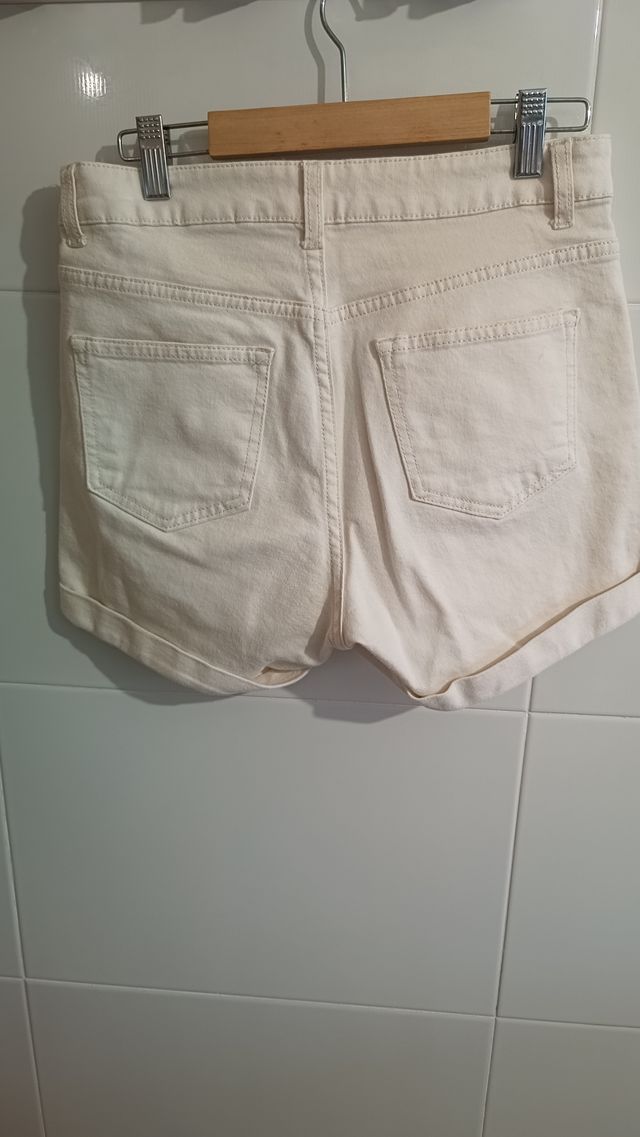 Pantalón corto H&M beige