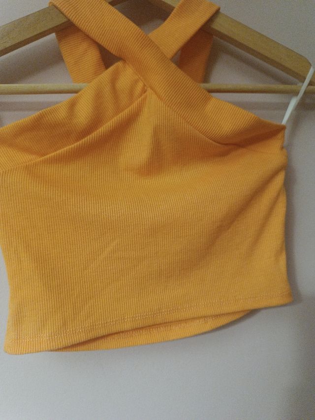 Top cruzado naranja
