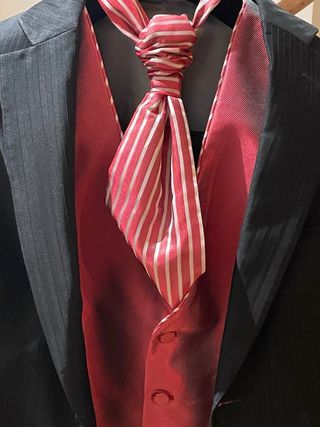 Traje de ceremonia FUENTECAPALA Talla 54