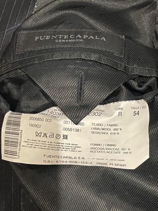 Traje de ceremonia FUENTECAPALA Talla 54