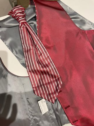 Traje de ceremonia FUENTECAPALA Talla 54