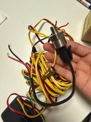 Medidor de Voltaje con Cables