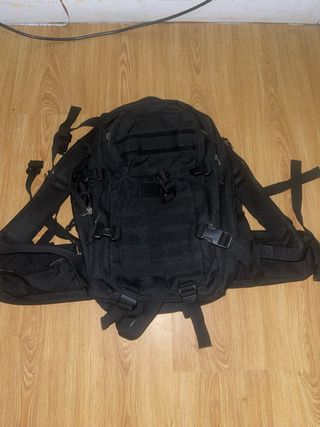 Mochila militar negra