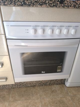 Horno Teka con Vitrocerámica