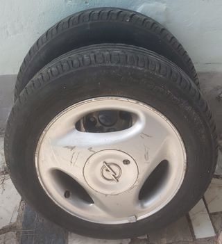 Llantas Opel de aleación con neumáticos